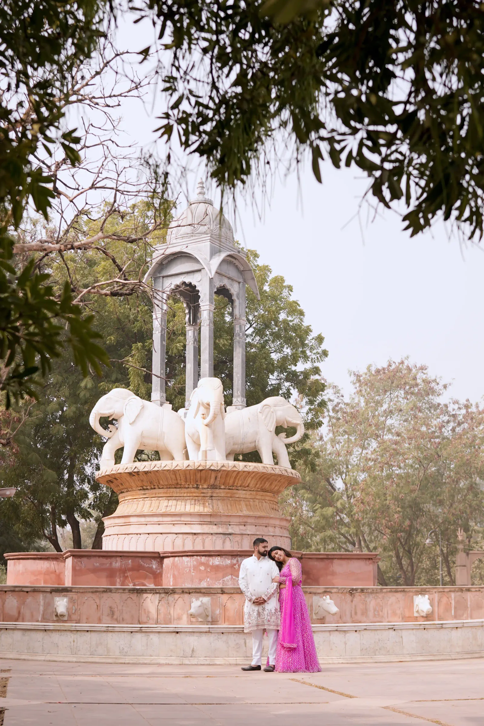 Linisha and Amit near the Shiv Vilas fountain